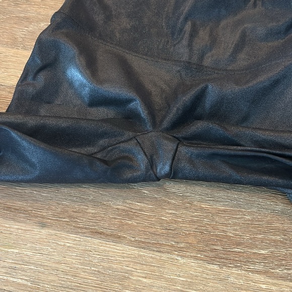 Spanx faux leather leggings size Medium - Picture 8 of 12